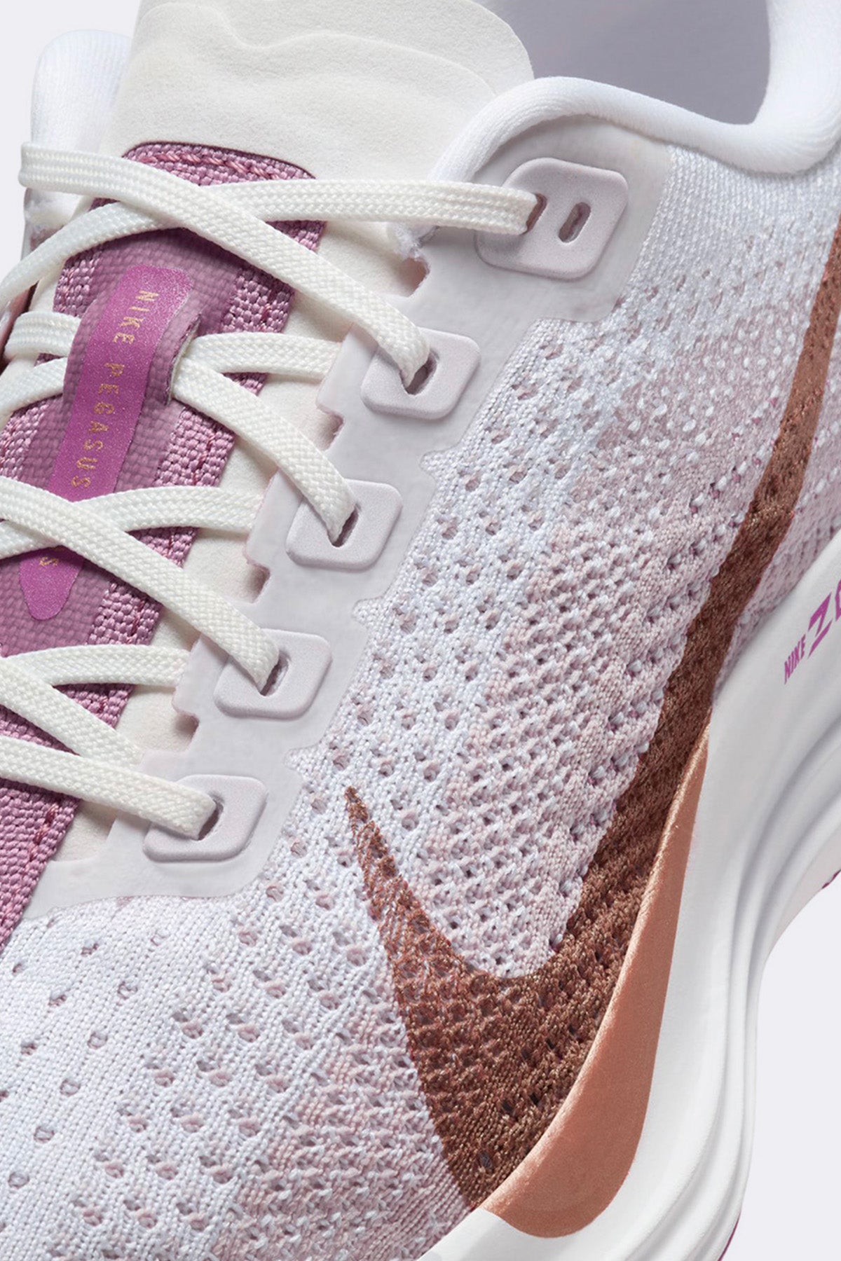 Nike Womens Pegasus Plus