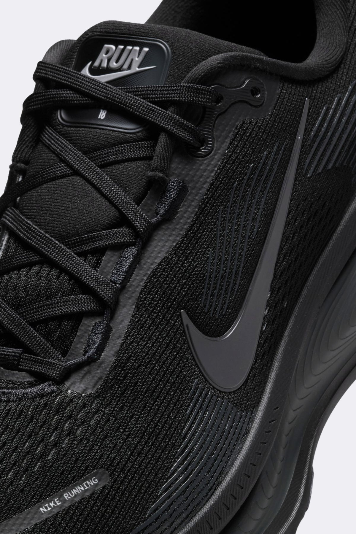 Nike  Vomero 18