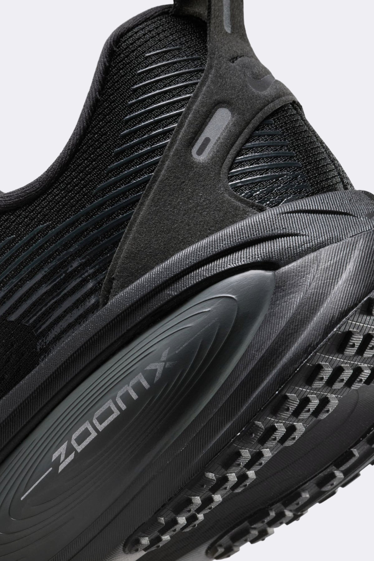 Nike  Vomero 18