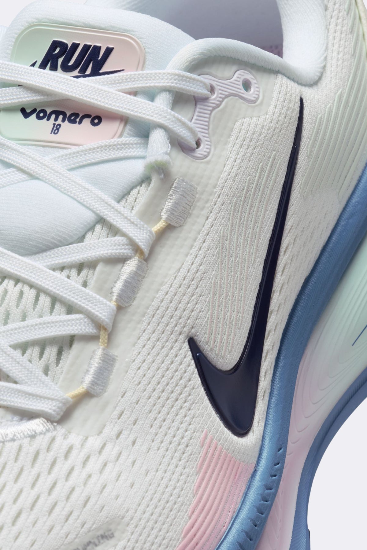 Nike Women's Vomero 18