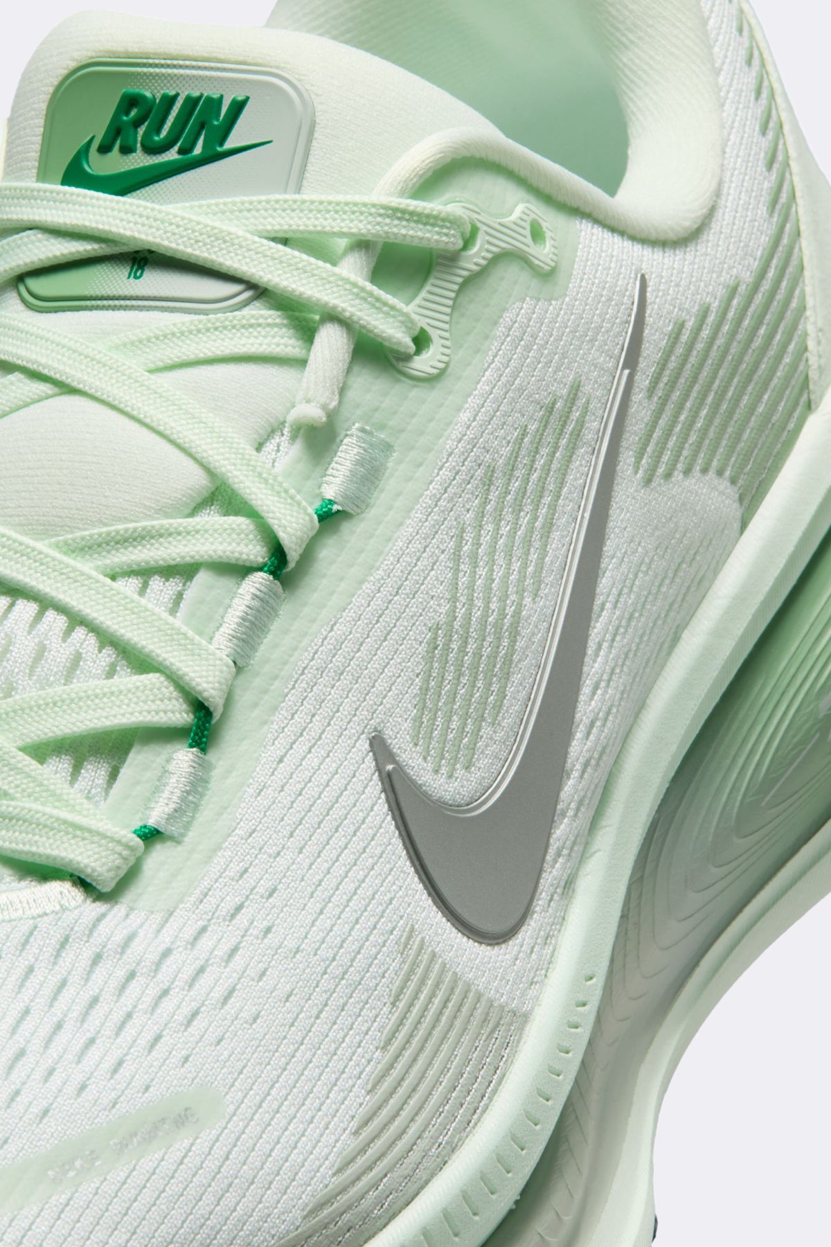 Nike Women's Vomero 18