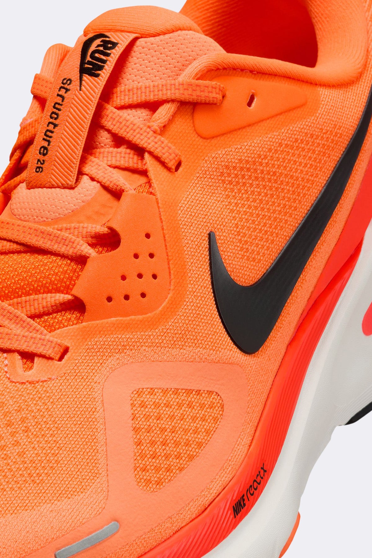 Nike Structure 26