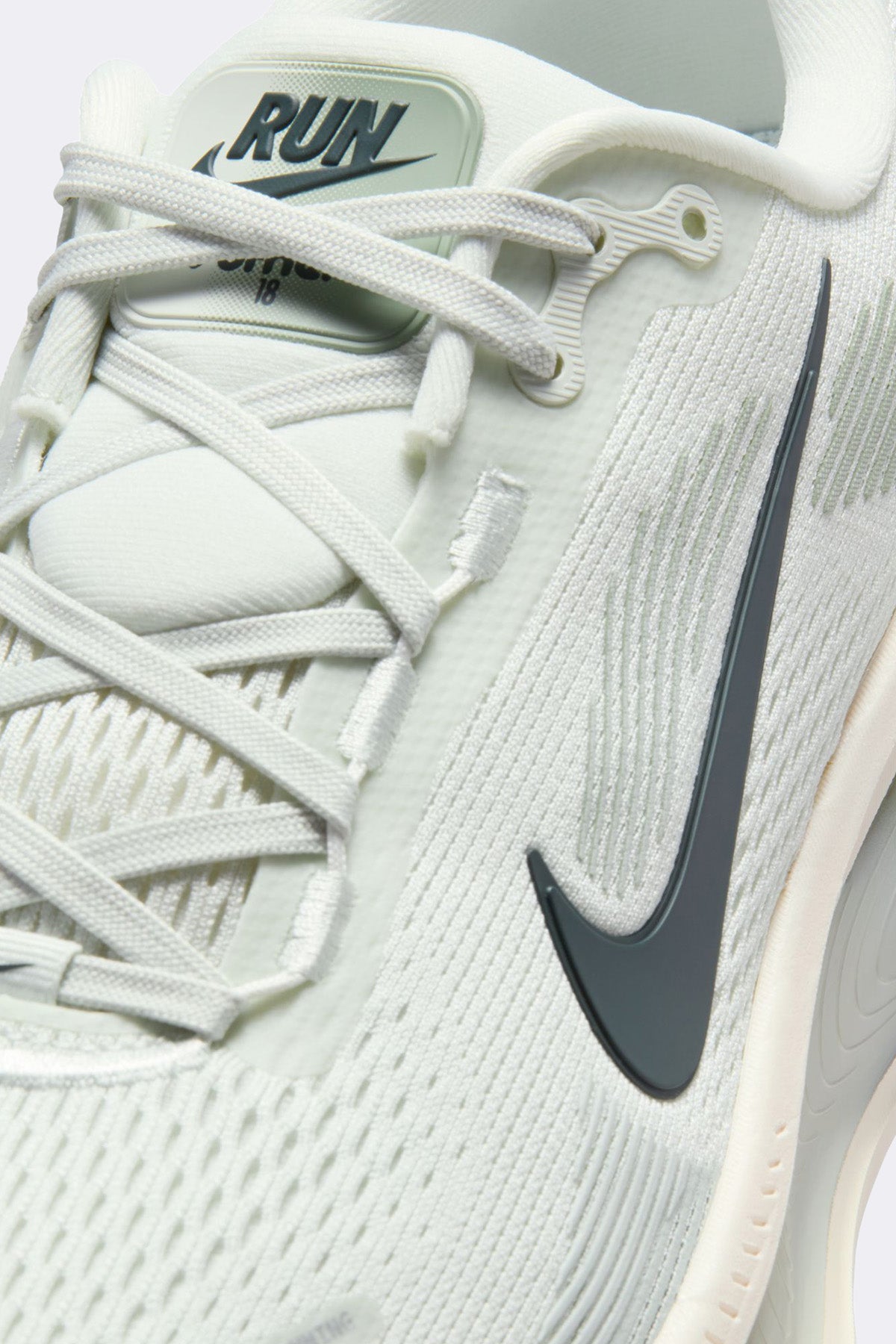 Nike Vomero 18