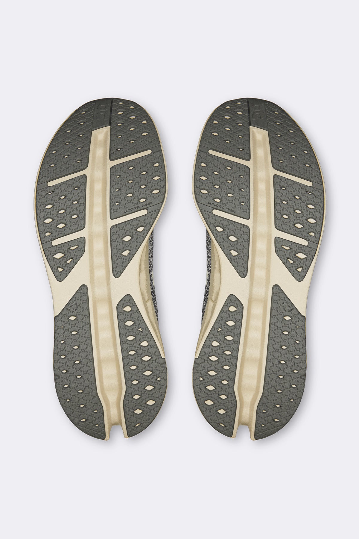 ON Cloudsurfer Max