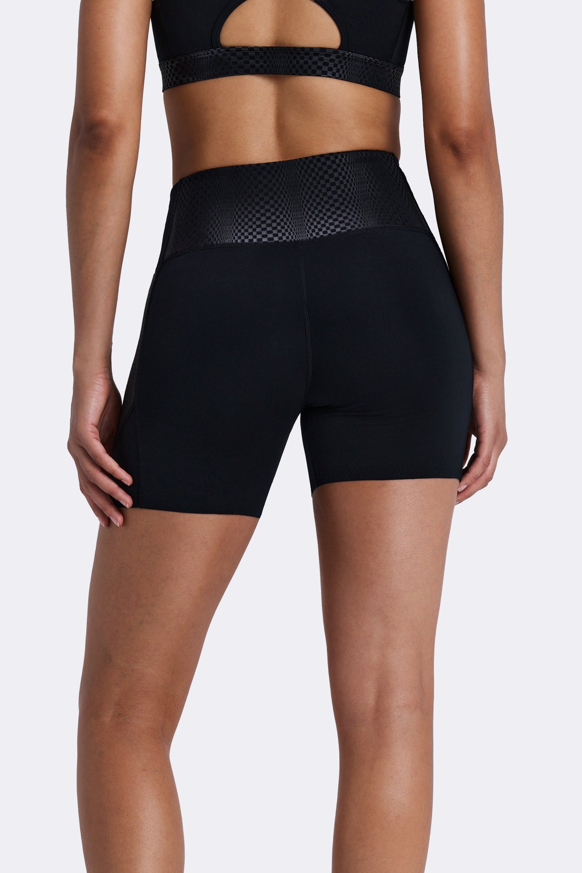 Women's Stamina-V™ Threshold 5" High Waist Compression Shorts - Black
