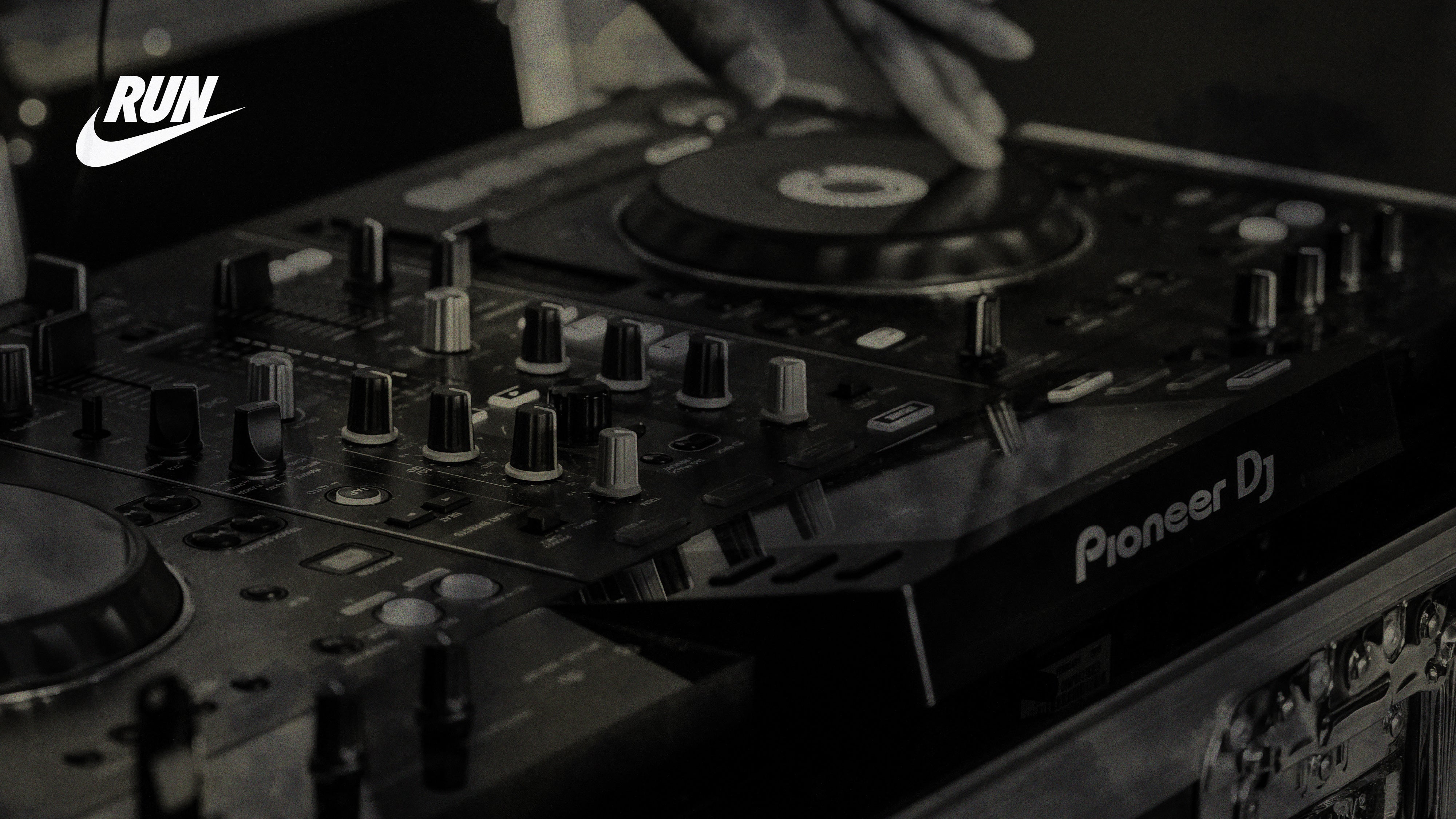 Nike x Runlimited™ Pre Flight Dinner